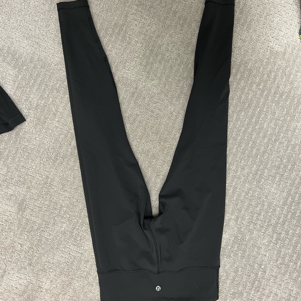 Lululemon size 6 black wunder leggings